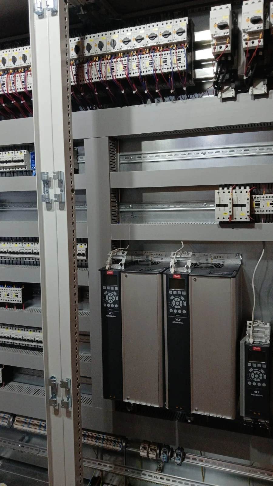 Tablou complet de automatizare frigorifică — Danfoss VLT, Eaton, protecții
